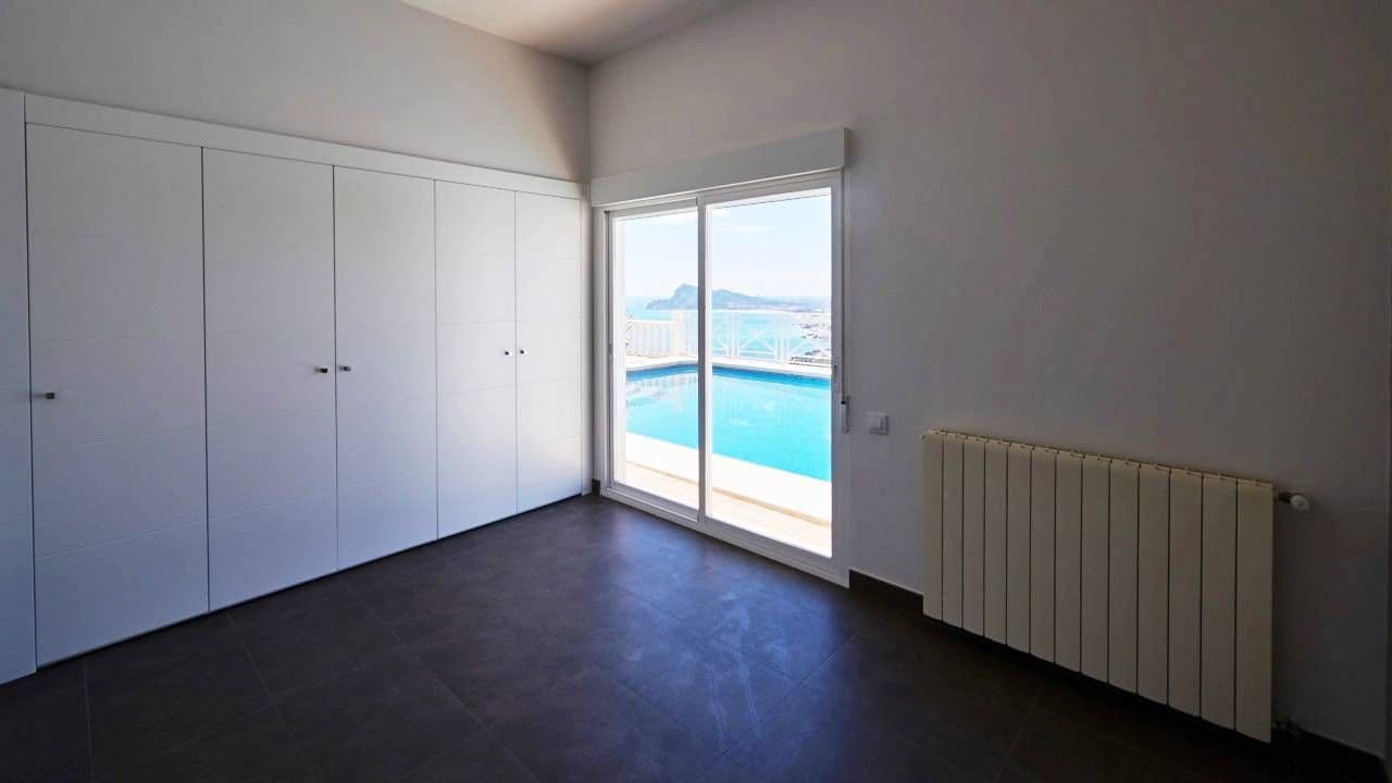 4 bedroom Villa for sale in Altea with pool garage - € 1,195,000 (Ref: 8914778)