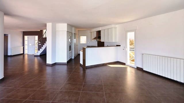 4 bedroom Villa for sale in Altea with pool garage - € 1,195,000 (Ref: 8914778)