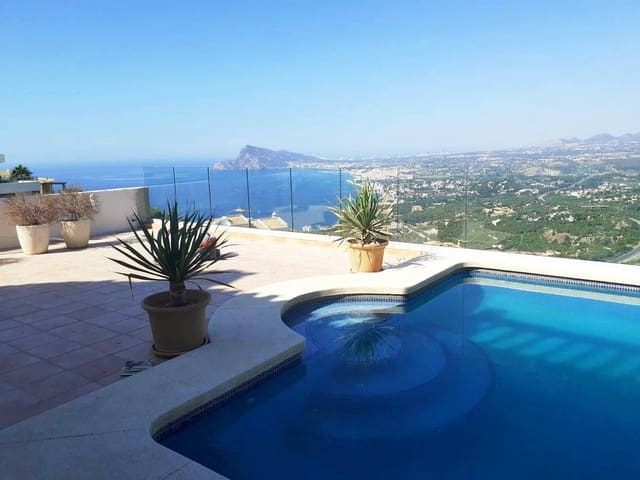 4 bedroom Villa for sale in Altea with pool garage - € 1,195,000 (Ref: 8914778)