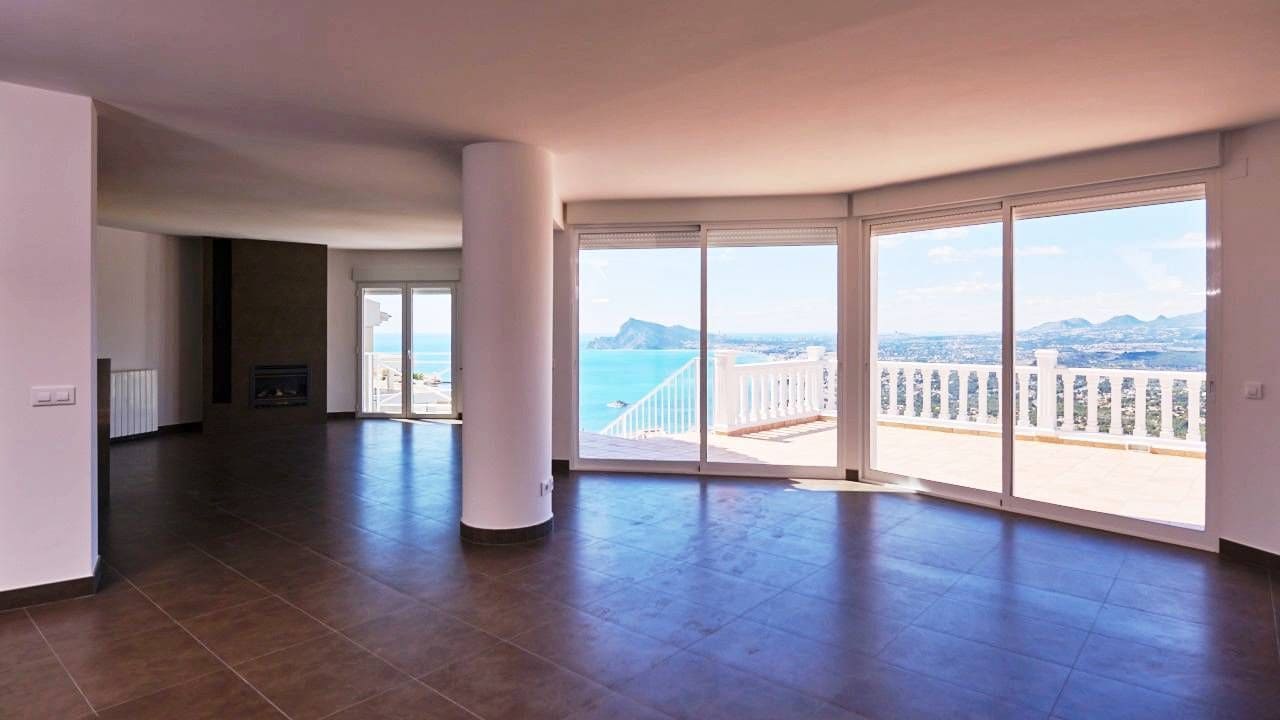 4 bedroom Villa for sale in Altea with pool garage - € 1,195,000 (Ref: 8914778)