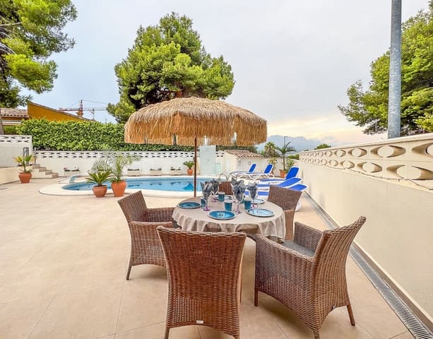 4 bedroom Villa for sale in Albir, Alfaz del Pi / L'Alfàs del Pi with pool garage - € 795,000 (Ref: 8925971)