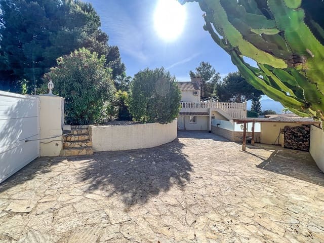 4 bedroom Villa for sale in Albir, Alfaz del Pi / L'Alfàs del Pi with pool garage - € 795,000 (Ref: 8925971)