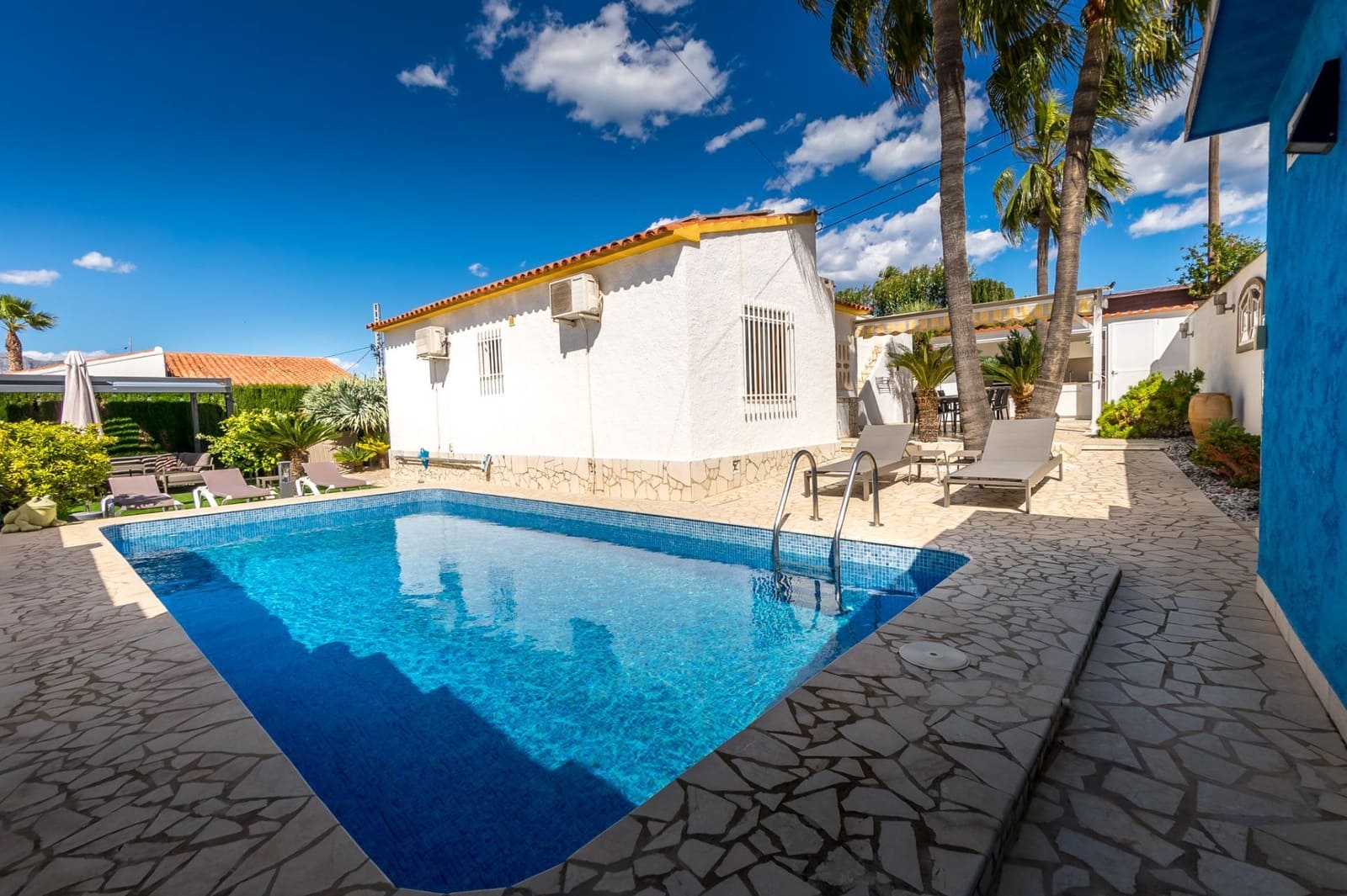 4 Zimmer Villa zu verkaufen in Albir mit Pool Garage - 580.000 € (Ref: 8945917)