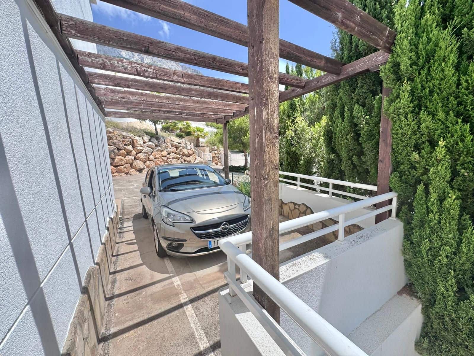 2 bedroom Semi-detached Villa for rent in Altea la Vella with pool garage - € 1,200 (Ref: 9000791)