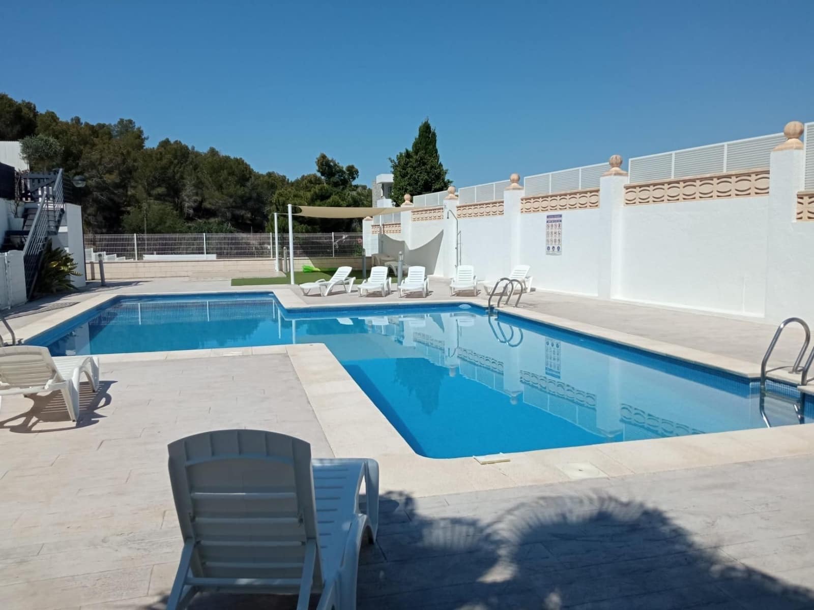 3 quarto Moradia Geminada para arrendar em Albir com piscina garagem - 1 800 € (Ref: 9002975)