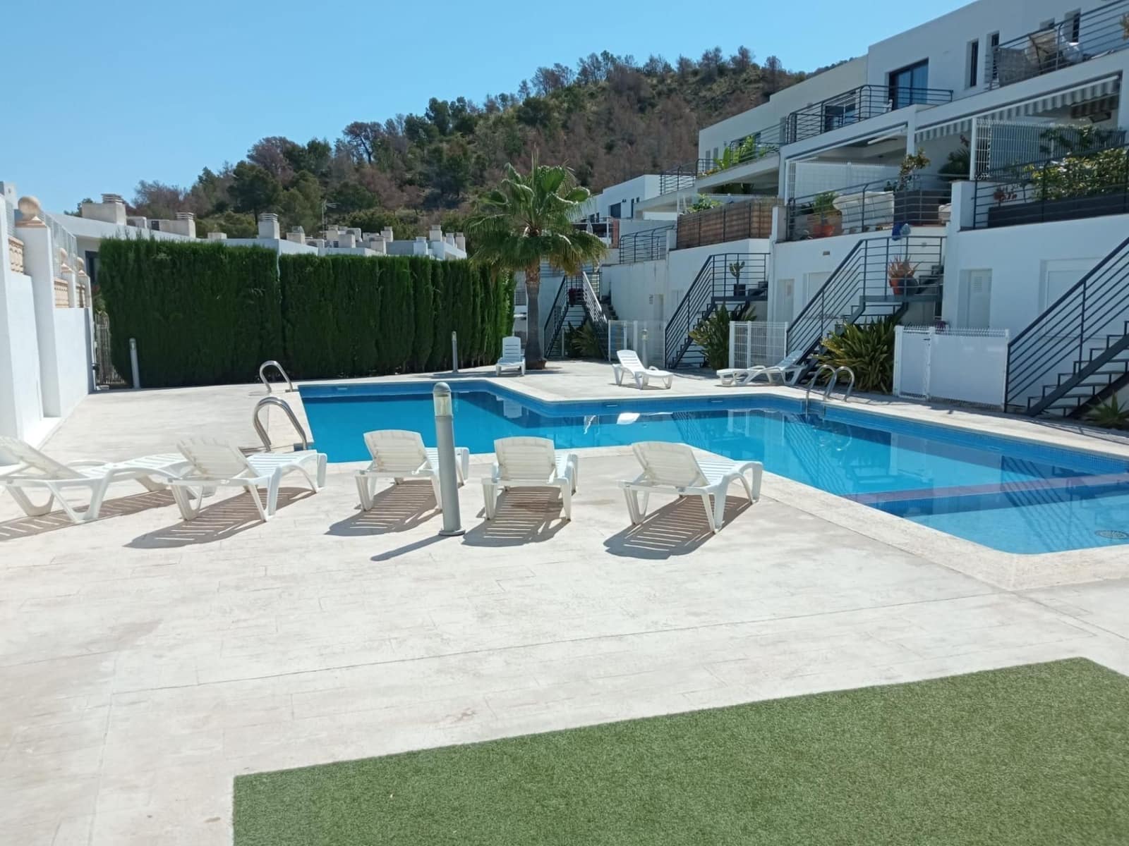 3 quarto Moradia Geminada para arrendar em Albir com piscina garagem - 1 800 € (Ref: 9002975)