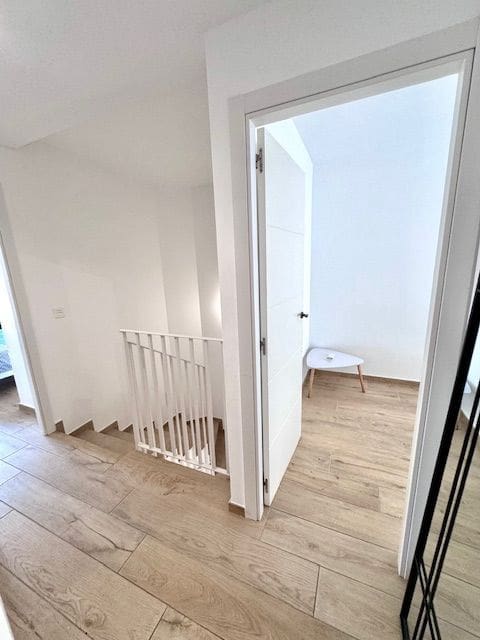 3 quarto Moradia Geminada para arrendar em Albir com piscina garagem - 1 800 € (Ref: 9002975)