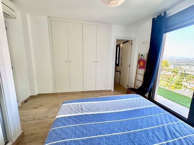 3 quarto Moradia Geminada para arrendar em Albir com piscina garagem - 1 800 € (Ref: 9002975)