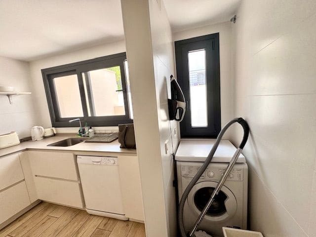 3 quarto Moradia Geminada para arrendar em Albir com piscina garagem - 1 800 € (Ref: 9002975)