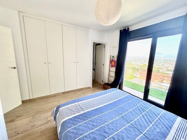 3 quarto Moradia Geminada para arrendar em Albir com piscina garagem - 1 800 € (Ref: 9002975)