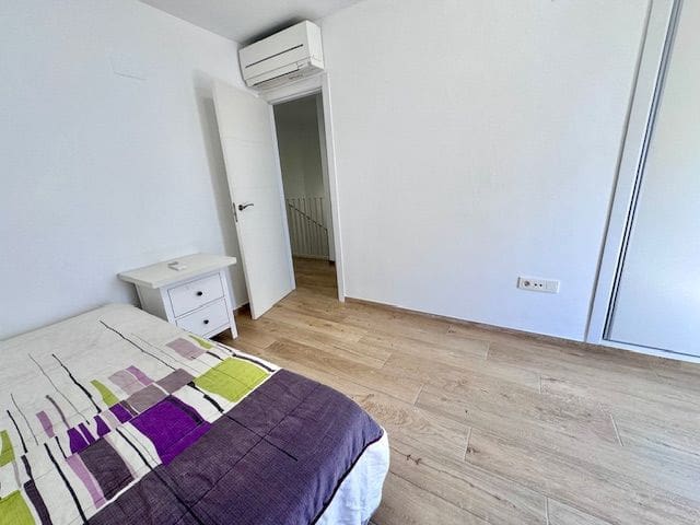 3 quarto Moradia Geminada para arrendar em Albir com piscina garagem - 1 800 € (Ref: 9002975)