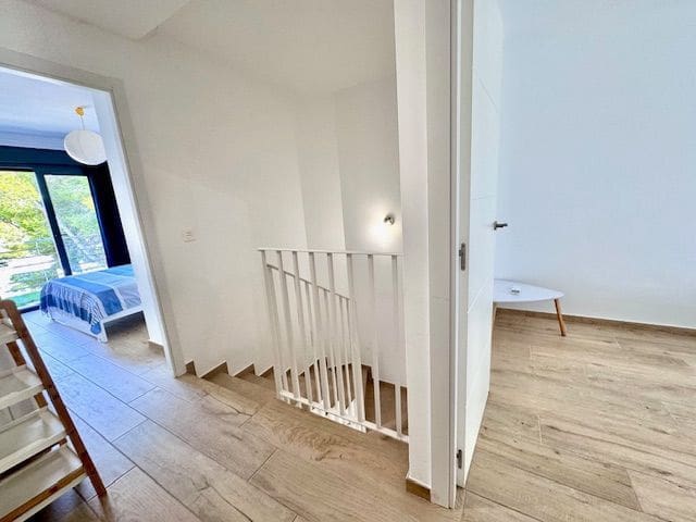 3 quarto Moradia Geminada para arrendar em Albir com piscina garagem - 1 800 € (Ref: 9002975)