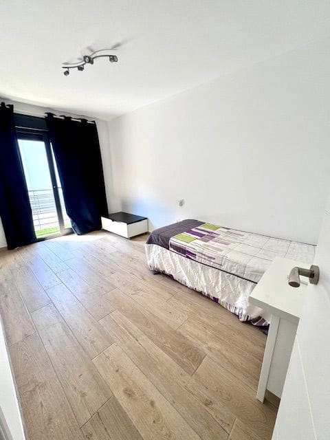 3 quarto Moradia Geminada para arrendar em Albir com piscina garagem - 1 800 € (Ref: 9002975)