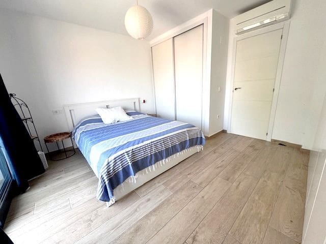 3 quarto Moradia Geminada para arrendar em Albir com piscina garagem - 1 800 € (Ref: 9002975)