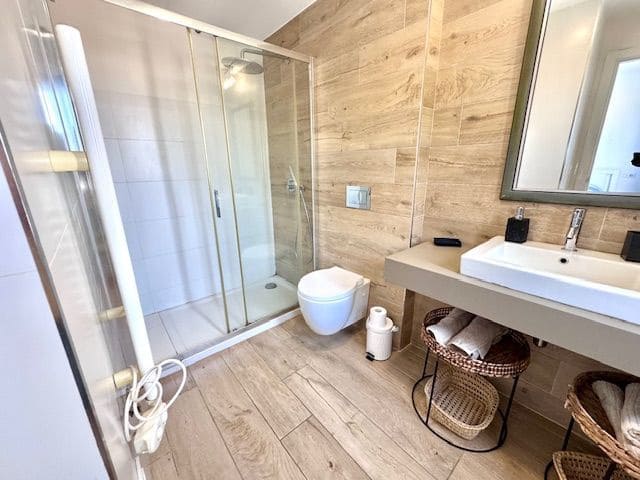 3 quarto Moradia Geminada para arrendar em Albir com piscina garagem - 1 800 € (Ref: 9002975)