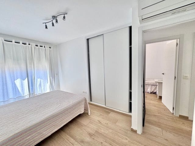 3 quarto Moradia Geminada para arrendar em Albir com piscina garagem - 1 800 € (Ref: 9002975)