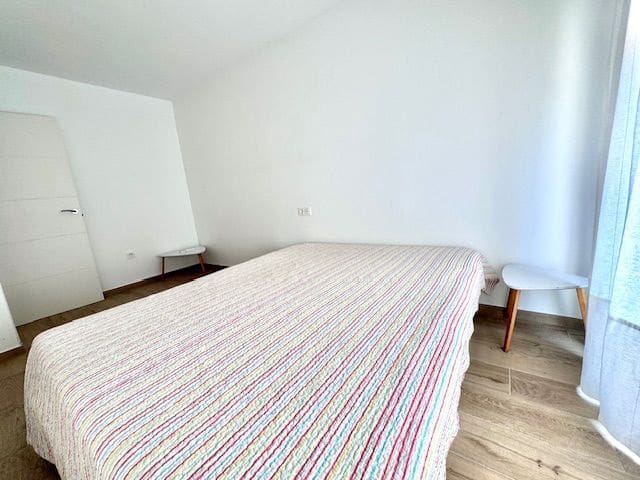 3 quarto Moradia Geminada para arrendar em Albir com piscina garagem - 1 800 € (Ref: 9002975)