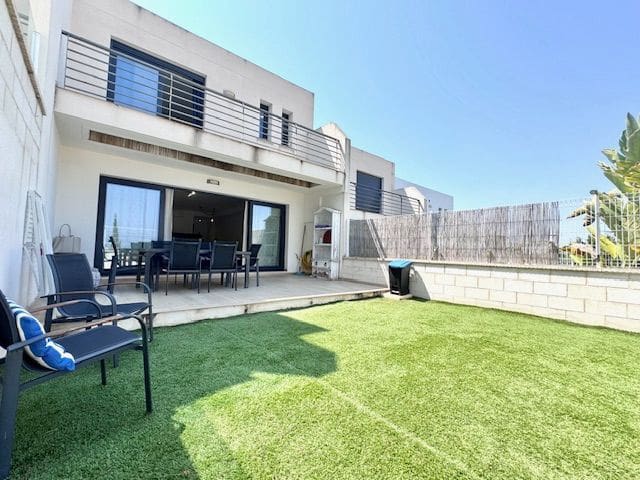 3 soverom Kjedet enebolig til leie i Albir, Alfaz del Pi / L'Alfàs del Pi med svømmebasseng garasje - € 1 700 (Ref: 9002975)