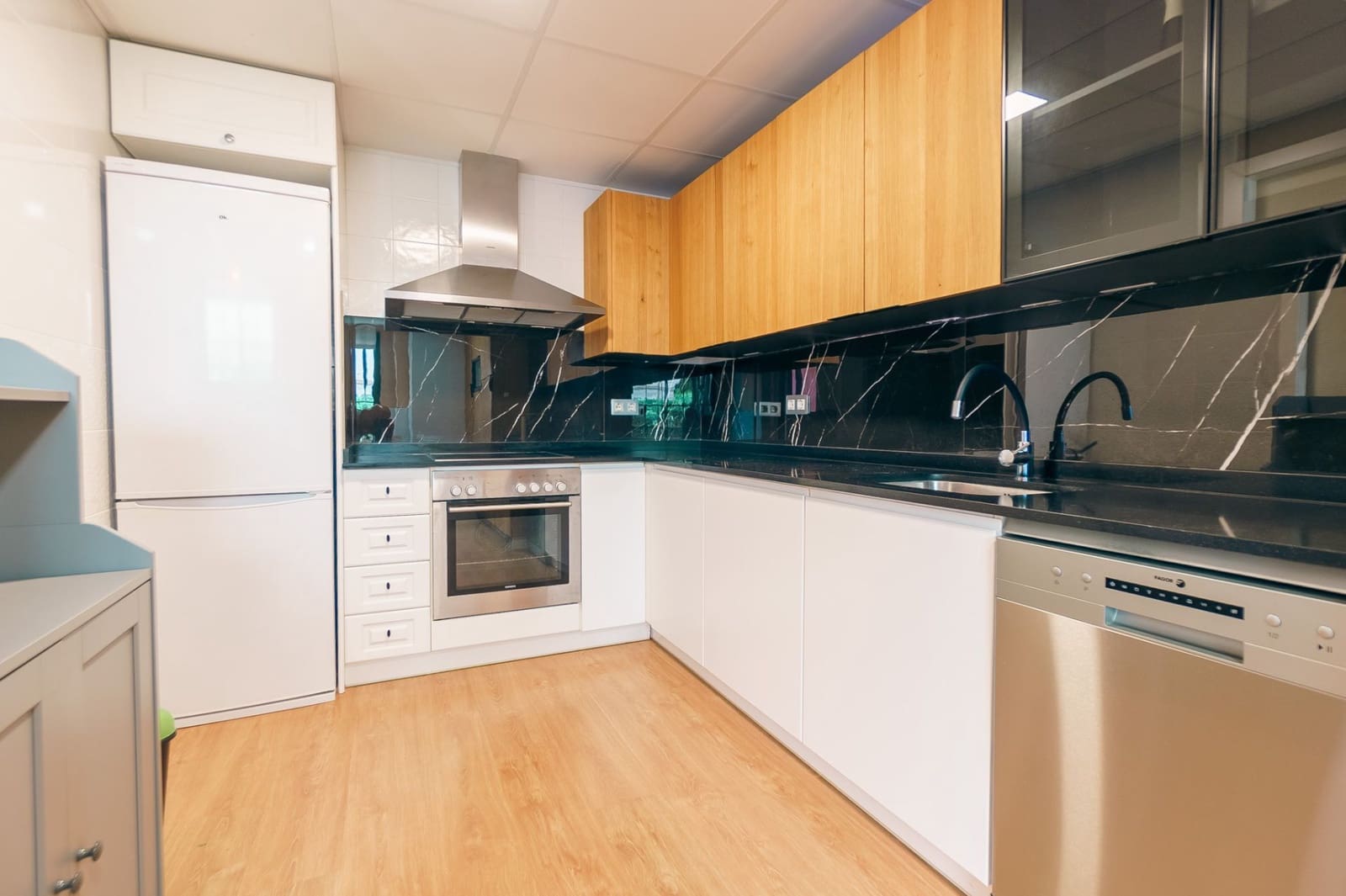 3 sypialnia Dom blizniak na sprzedaż w Finestrat z basenem garażem - 339 900 € (Ref: 9019866)