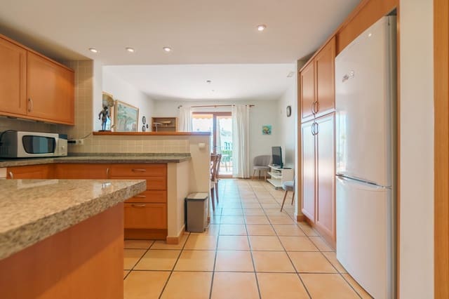 Apartamento de 2 habitaciones en Alfaz del Pi / L'Alfàs del Pi en venta con piscina garaje - 225.000 € (Ref: 9026363)