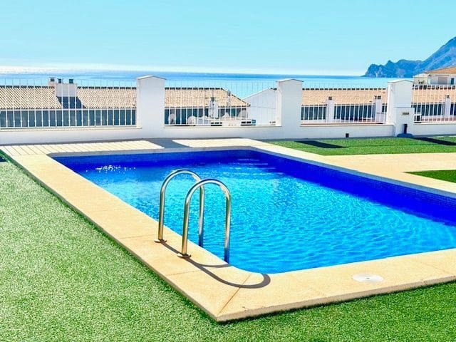 Apartamento de 2 habitaciones en Altea en alquiler con piscina garaje - 1.200 € (Ref: 9057318)