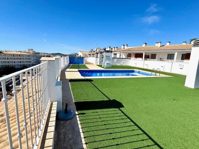 Apartamento de 2 habitaciones en Altea en alquiler con piscina garaje - 1.200 € (Ref: 9057318)