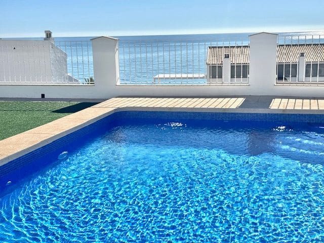 Apartamento de 2 habitaciones en Altea en alquiler con piscina garaje - 1.200 € (Ref: 9057318)