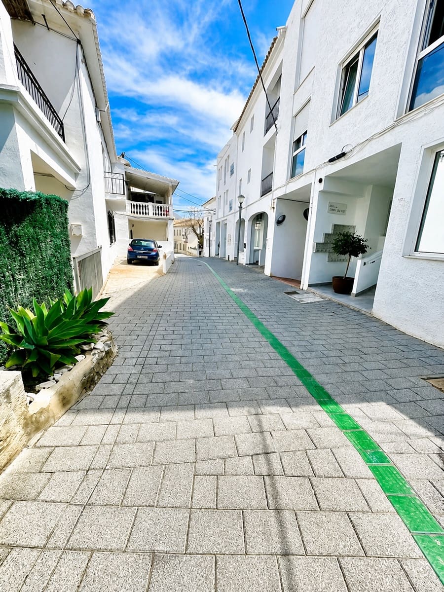 3 bedroom Apartment for rent in Altea with pool garage - € 1,800 (Ref: 9064941)