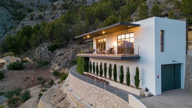 3 bedroom Villa for sale in Callosa d'En Sarrià with pool garage - € 1,895,000 (Ref: 9228211)