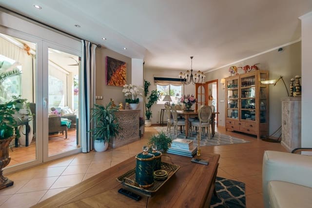 4 quarto Moradia para venda em Alfaz del Pi / L'Alfàs del Pi com piscina garagem - 649 000 € (Ref: 9349002)