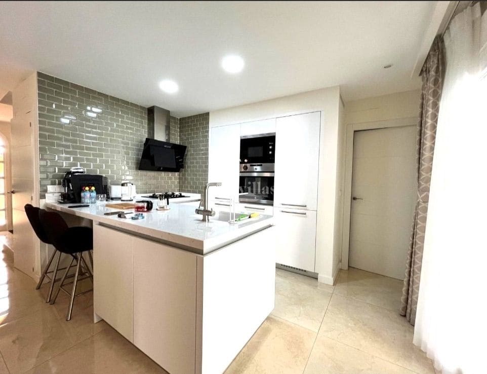 4 bedroom Semi-detached Villa for sale in Albir with pool garage - € 695,000 (Ref: 9356675)