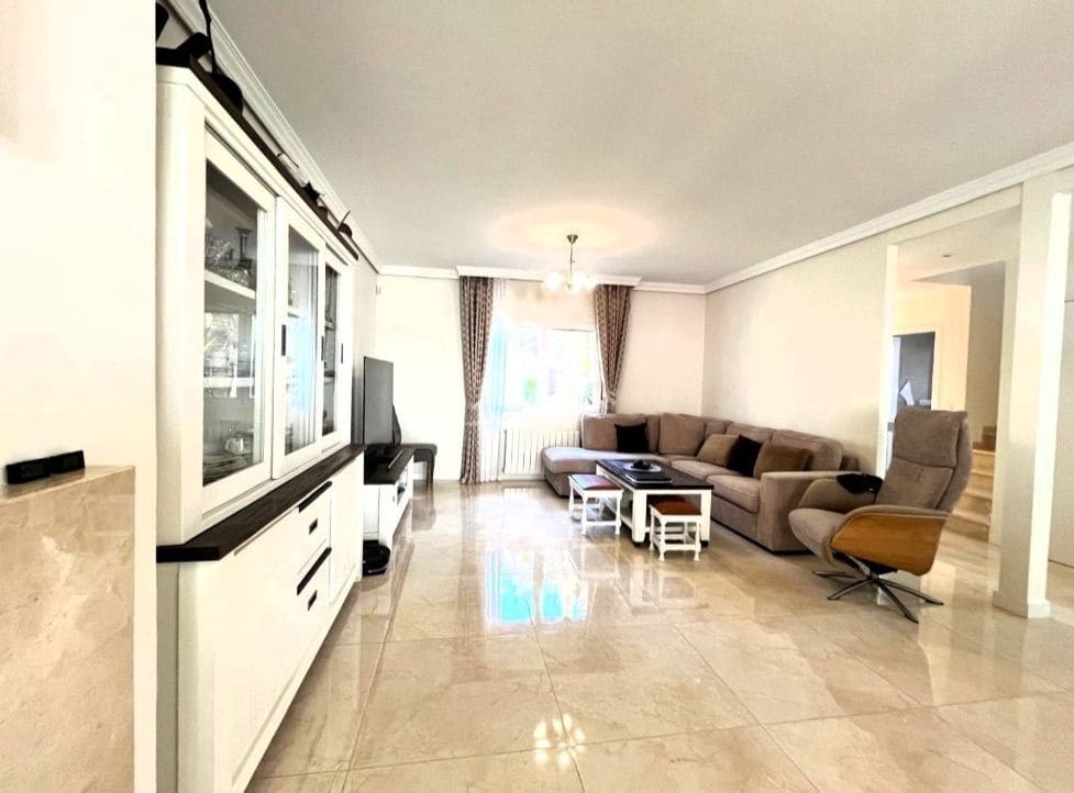 4 bedroom Semi-detached Villa for sale in Albir with pool garage - € 695,000 (Ref: 9356675)