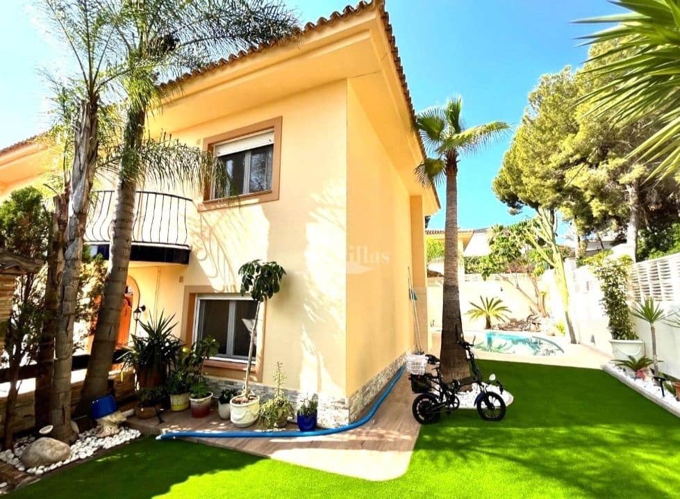 4 bedroom Semi-detached Villa for sale in Albir with pool garage - € 695,000 (Ref: 9356675)