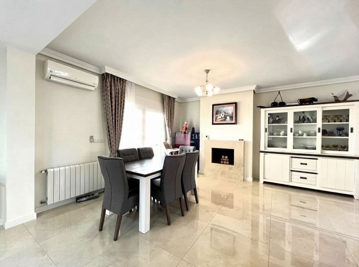 4 sypialnia Dom blizniak na sprzedaż w Albir z basenem garażem - 670 000 € (Ref: 9356675)