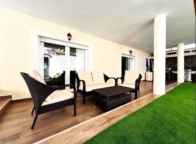 4 slaapkamer Halfvrijstaande villa te koop in Albir, Alfaz del Pi / L'Alfàs del Pi met zwembad garage - € 670.000 (Ref: 9356675)