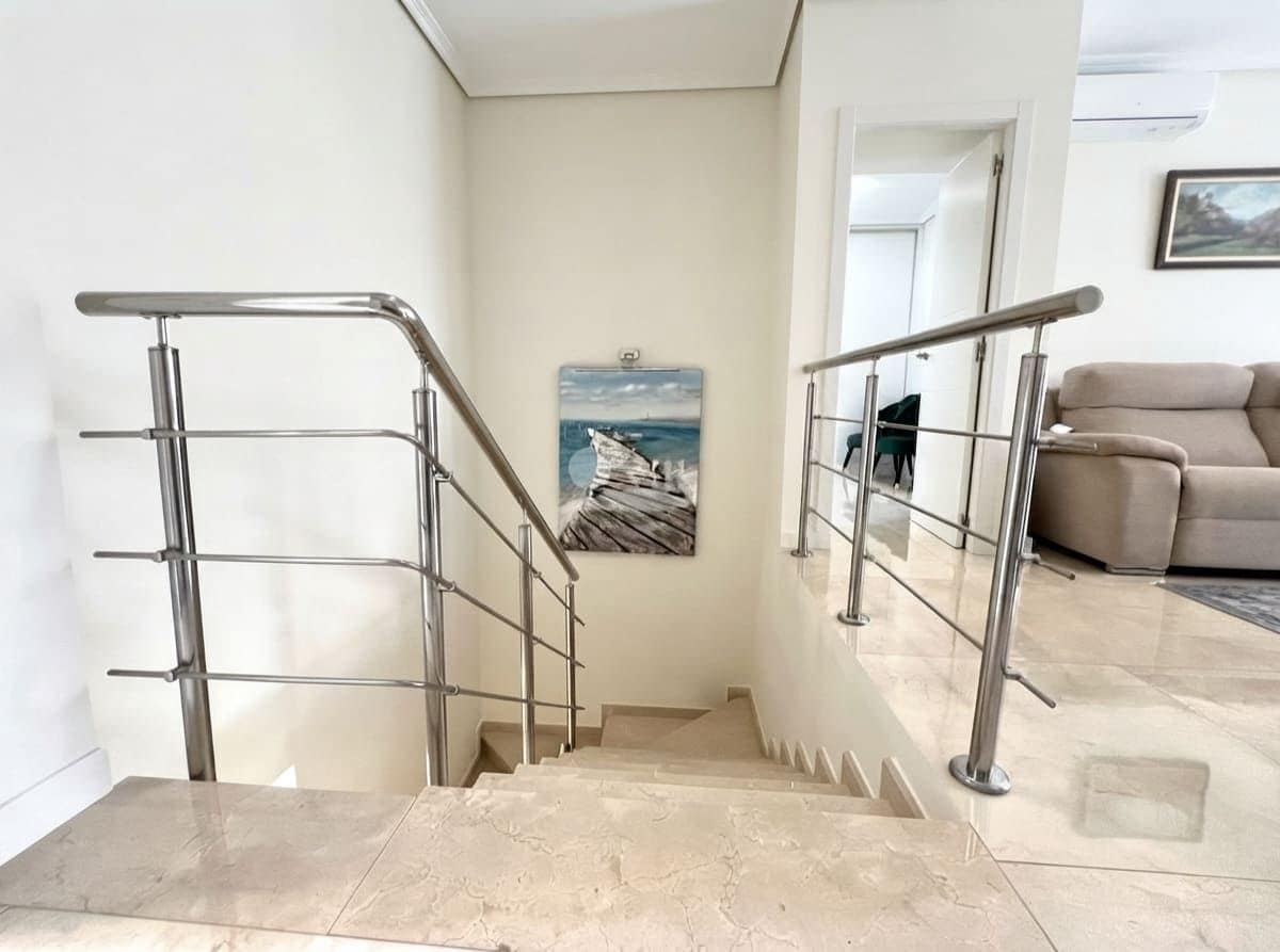 4 sypialnia Dom blizniak na sprzedaż w Albir z basenem garażem - 670 000 € (Ref: 9356675)