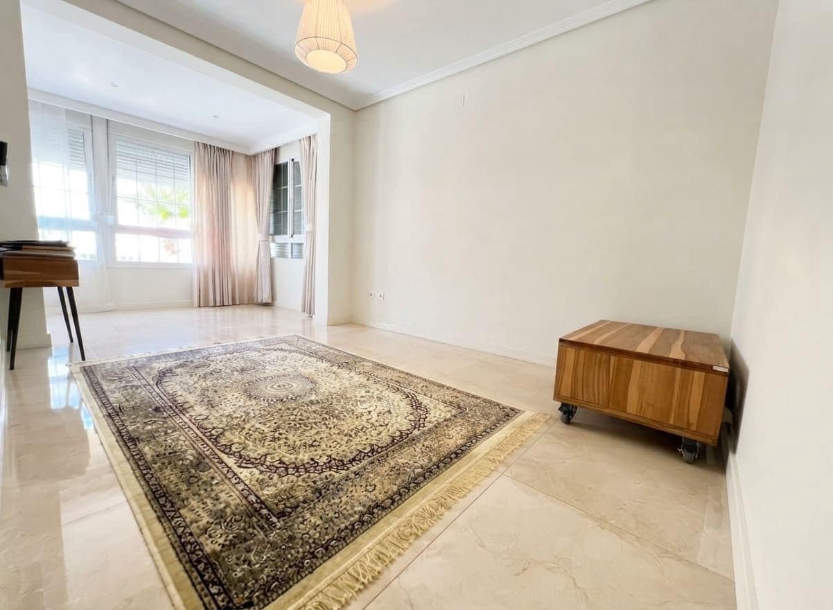 4 sypialnia Dom blizniak na sprzedaż w Albir z basenem garażem - 670 000 € (Ref: 9356675)