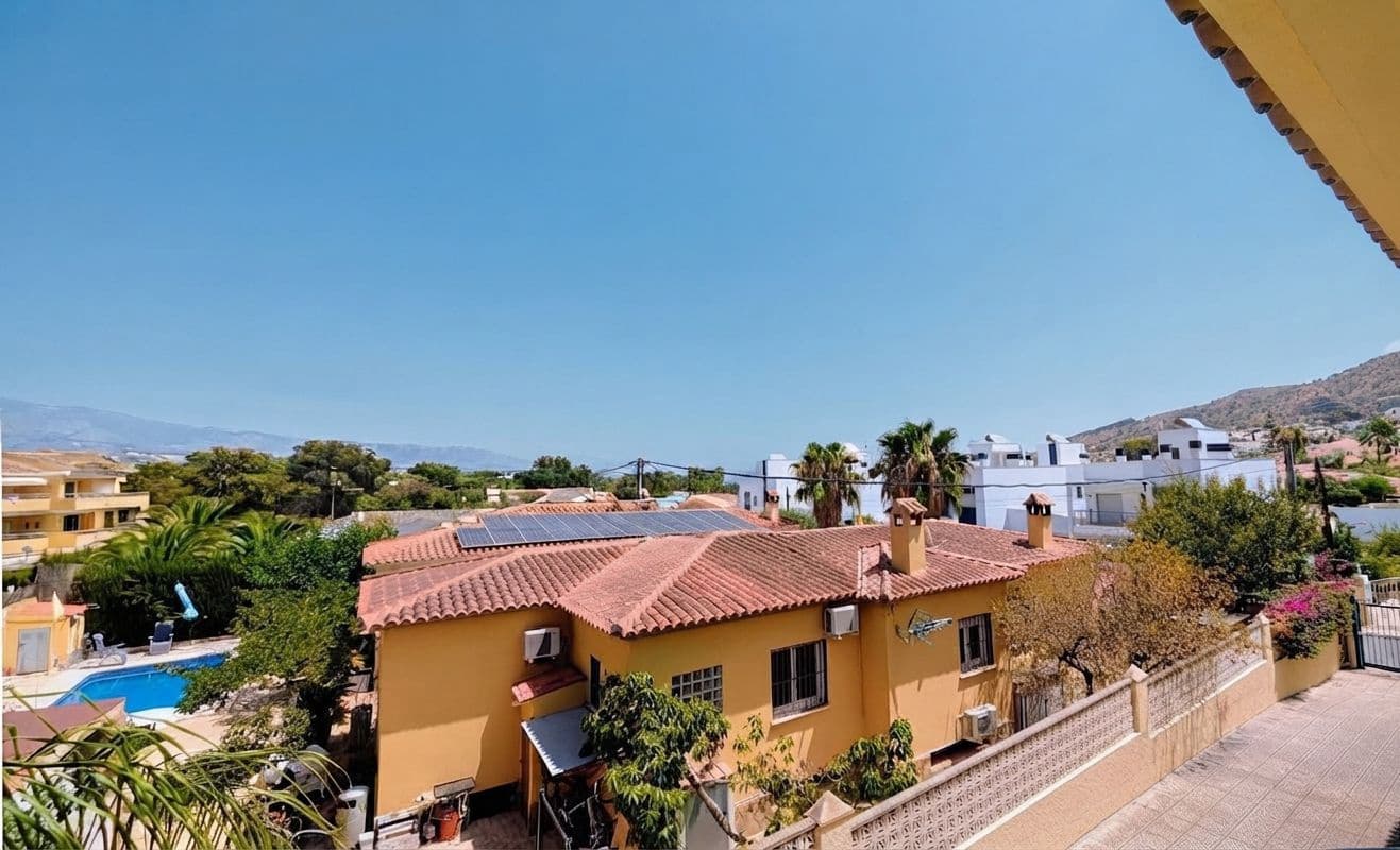 4 sypialnia Dom blizniak na sprzedaż w Albir z basenem garażem - 670 000 € (Ref: 9356675)