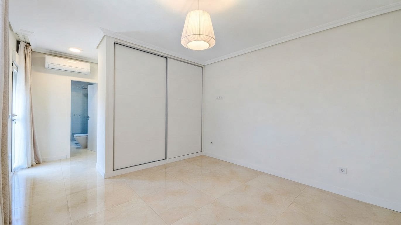 4 sypialnia Dom blizniak na sprzedaż w Albir z basenem garażem - 670 000 € (Ref: 9356675)