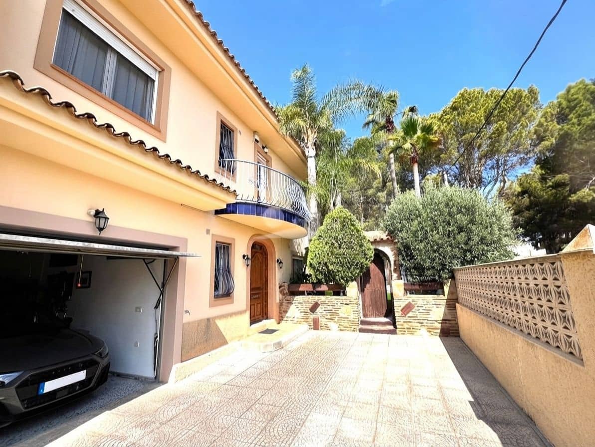 4 sypialnia Dom blizniak na sprzedaż w Albir z basenem garażem - 670 000 € (Ref: 9356675)