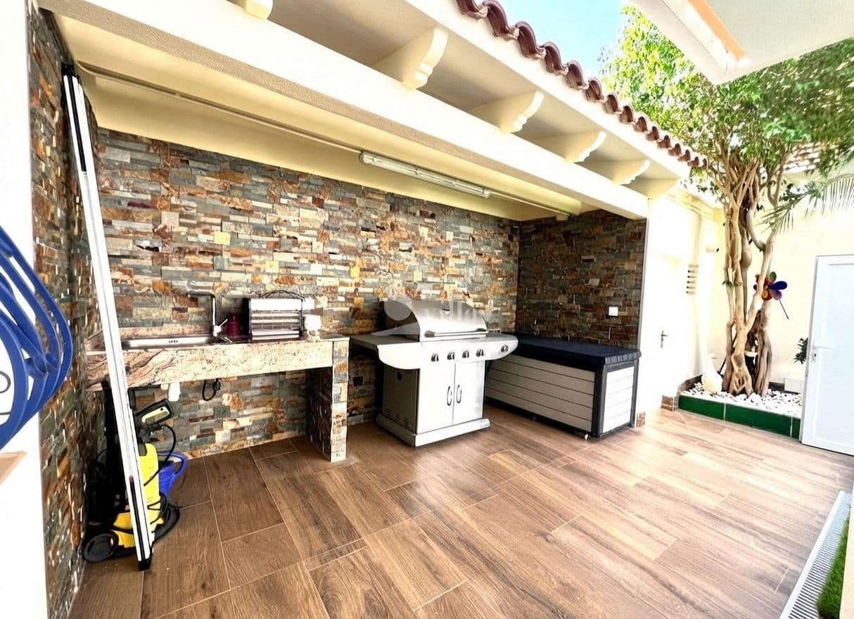 4 sypialnia Dom blizniak na sprzedaż w Albir z basenem garażem - 670 000 € (Ref: 9356675)