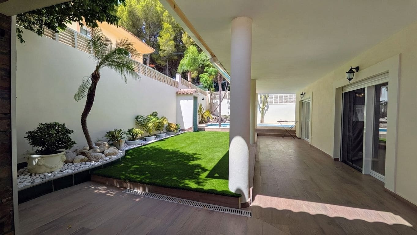 4 sypialnia Dom blizniak na sprzedaż w Albir z basenem garażem - 670 000 € (Ref: 9356675)