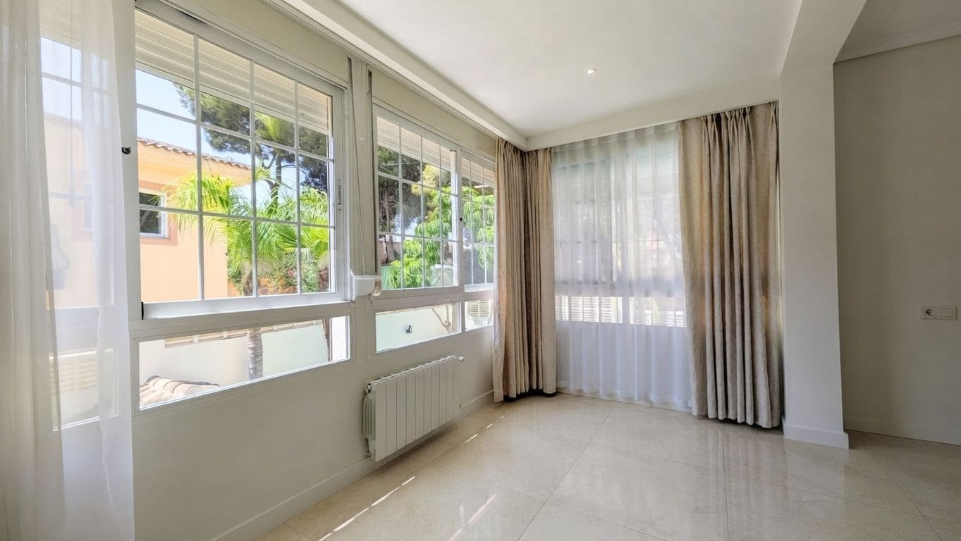 4 sypialnia Dom blizniak na sprzedaż w Albir z basenem garażem - 670 000 € (Ref: 9356675)