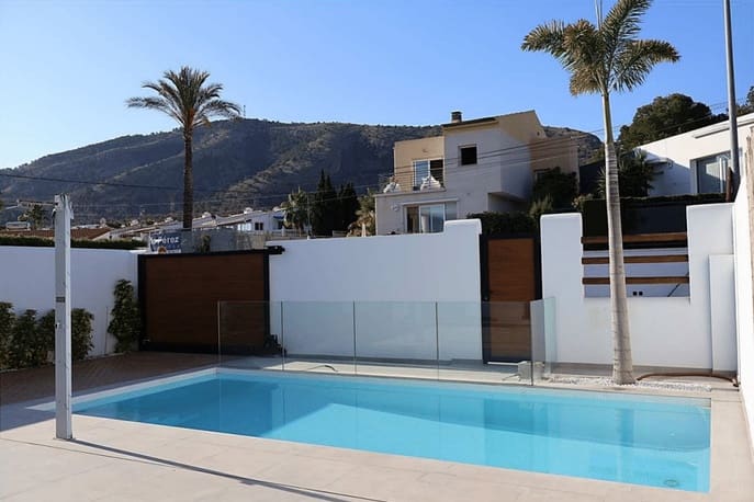 4 bedroom Villa for sale in Albir with pool garage - € 875,000 (Ref: 9387400)