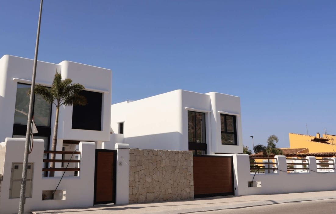 4 bedroom Villa for sale in Albir with pool garage - € 875,000 (Ref: 9387400)