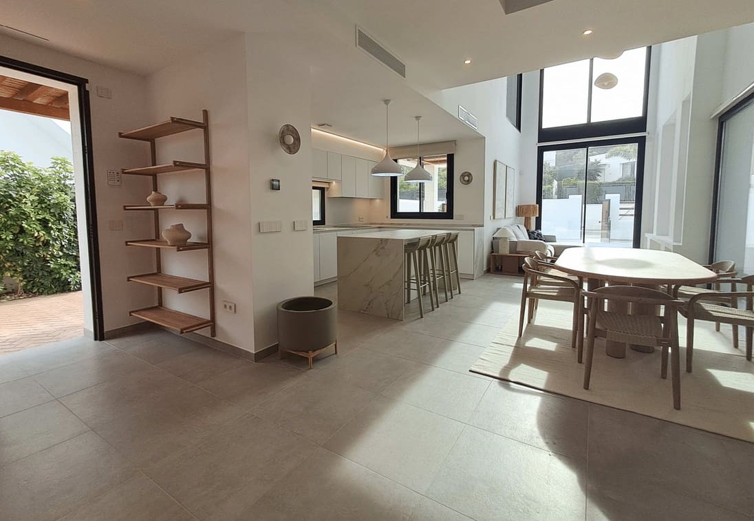 4 bedroom Villa for sale in Albir with pool garage - € 875,000 (Ref: 9387400)