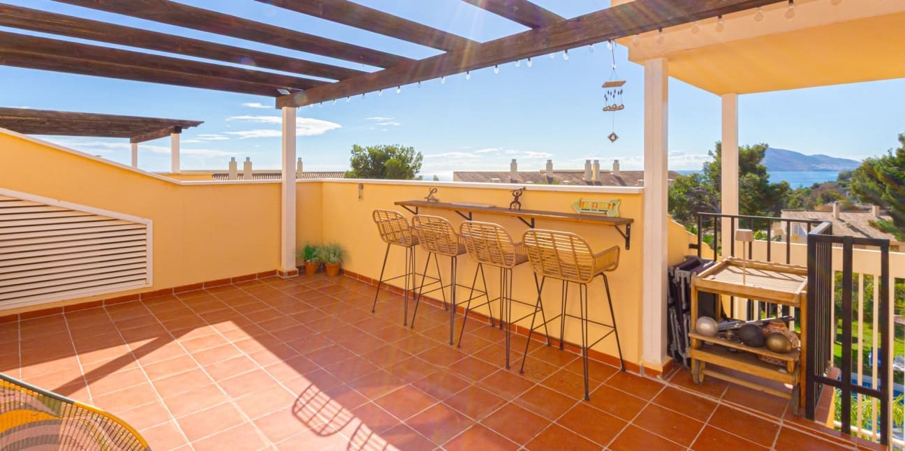 3 bedroom Townhouse for sale in Altea with pool garage - € 440,000 (Ref: 9451800)