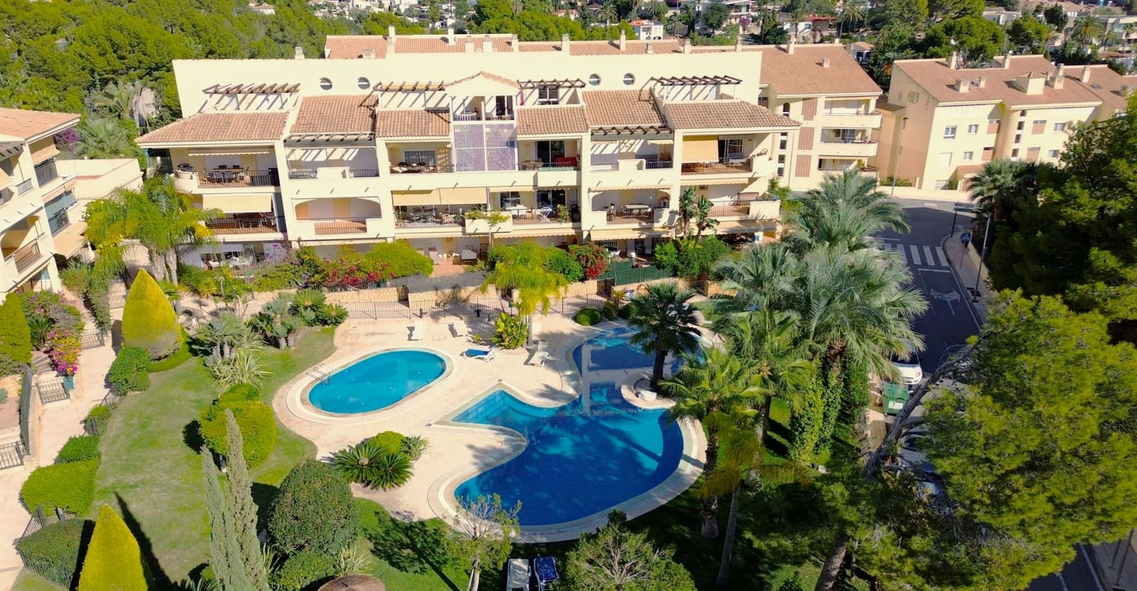 3 bedroom Townhouse for sale in Altea with pool garage - € 440,000 (Ref: 9451800)
