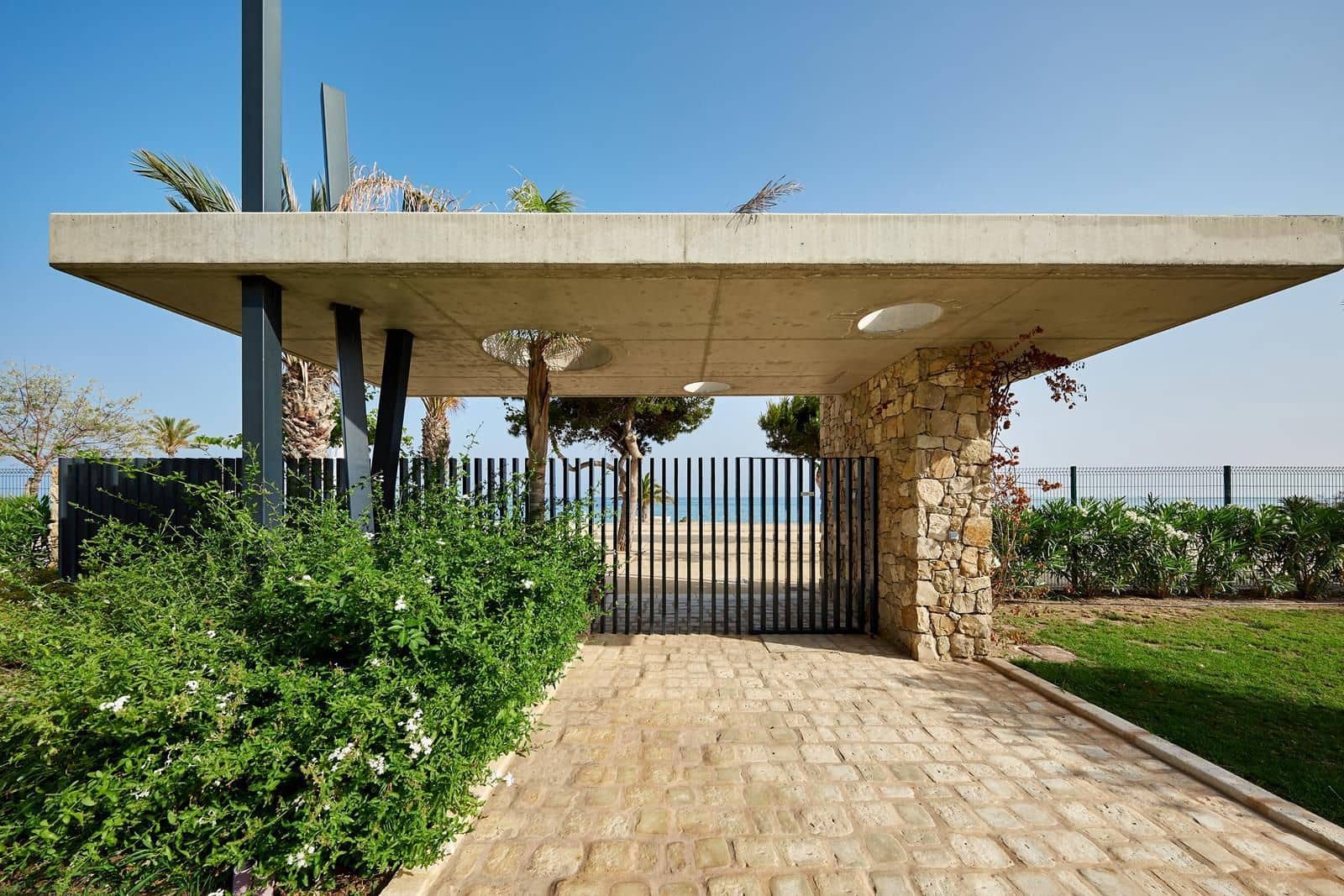 2 bedroom Apartment for sale in La Villajoyosa / Vila Joiosa with pool garage - € 595,000 (Ref: 9543057)