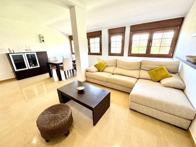 3 makuuhuone Kattohuoneisto vuokrattavana paikassa Altea mukana uima-altaan 
autotalli - 1 600 € (Ref: 9564325)